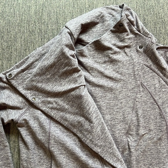Lululemon cardigan sweatshirt with snap closure at neck - Picture 3 of 6